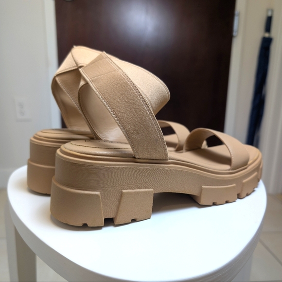 Tan Ankle Strap Platform Sandals Size 7.5 - Picture 2 of 9